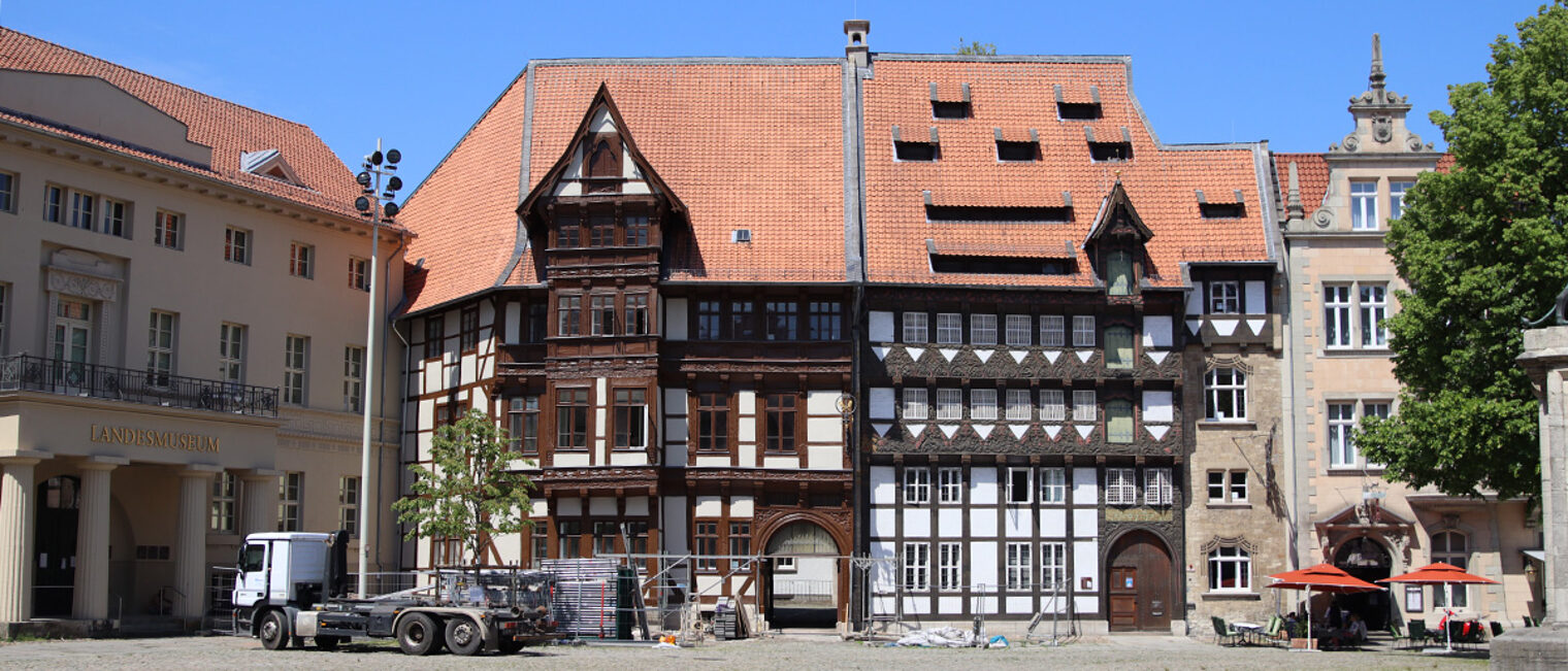 Handwerkskammer schließt Fassadensanierung des denkmalgeschützten Von Veltheimsches Haus ab. 